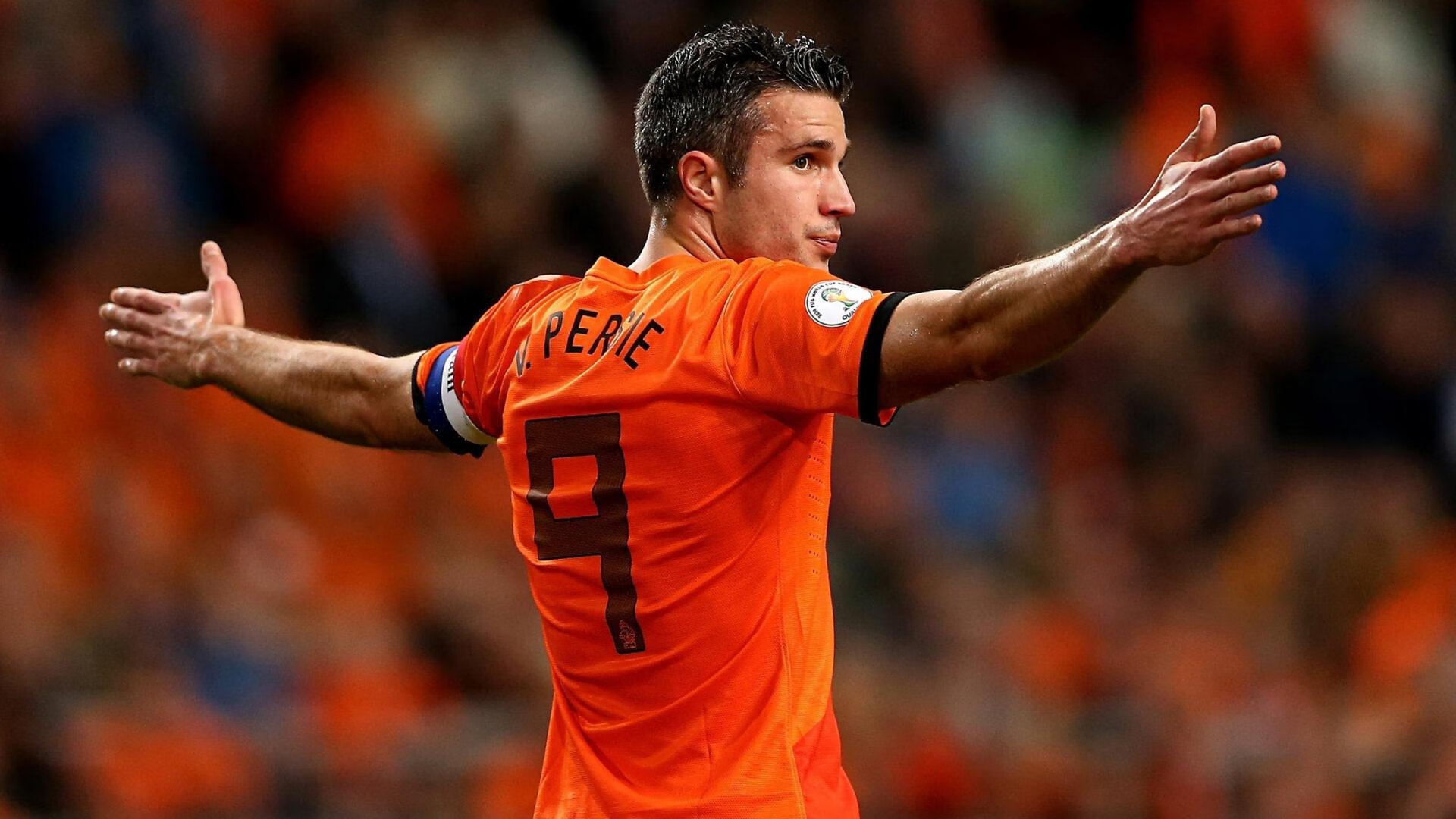 史上“最硬核”防守：他连续多场封堵对手得分线，成为比赛中的“黑暗骑士”！